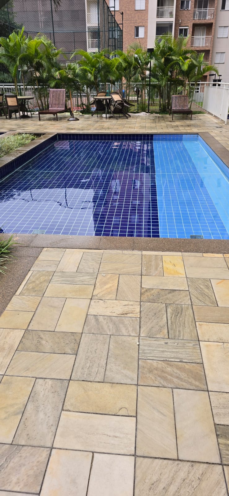 Piscina iluminada